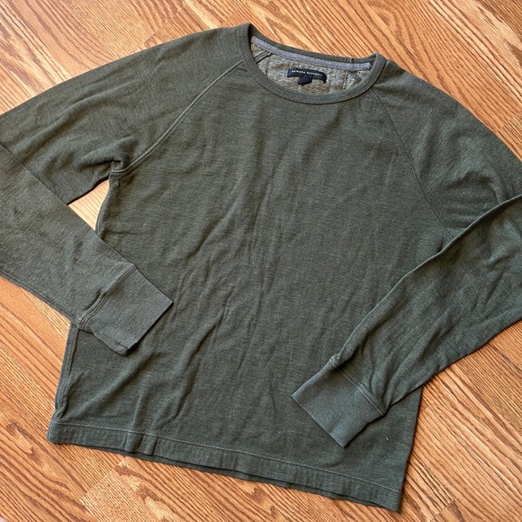 Banana Republic Other - ❤️5/$13 Banana Republic Crew Raglan top